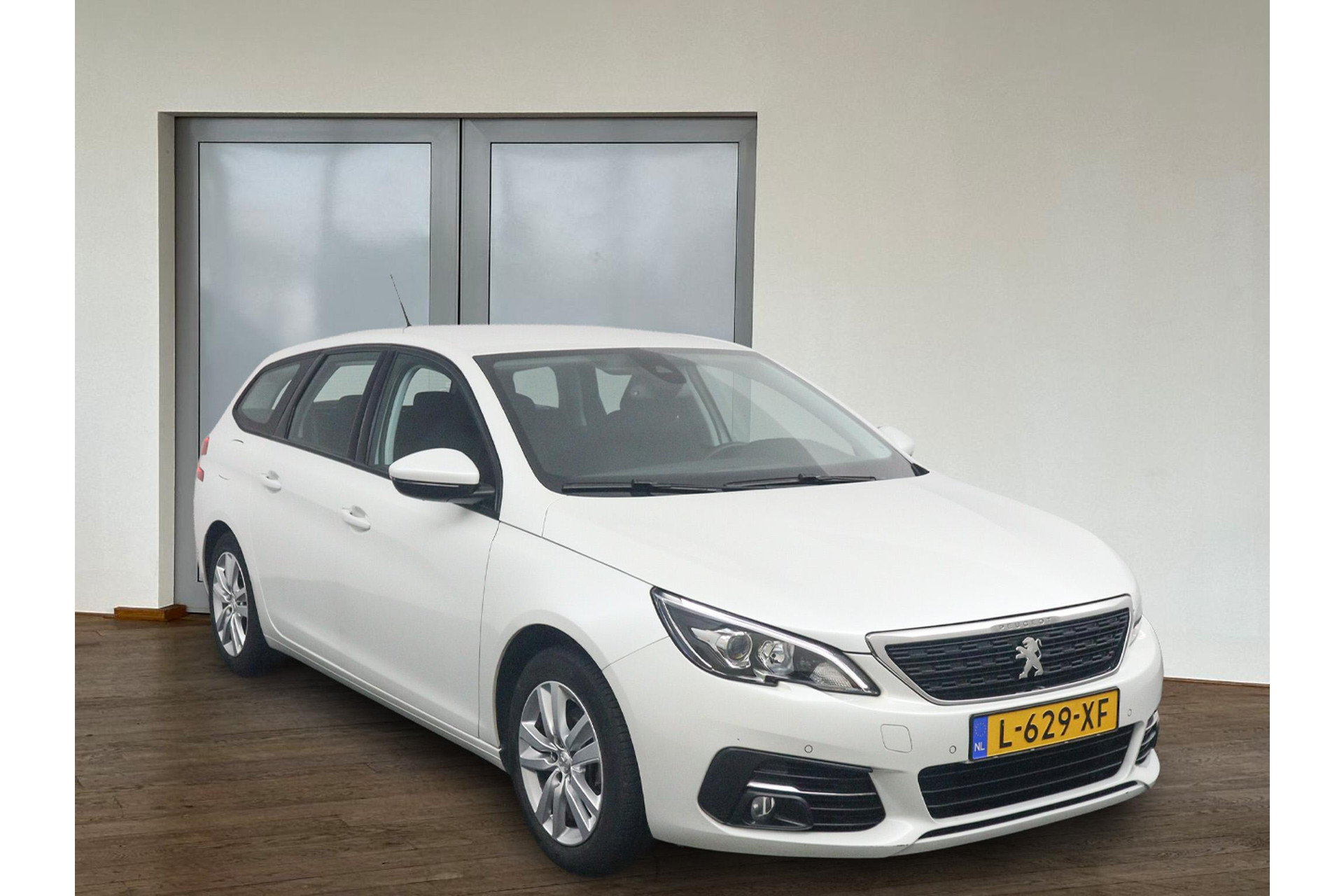 Peugeot 308 SW 1.2 PureTech*ECC*NAVI*CAM*HAAK*CRUISE*CARPLAY*